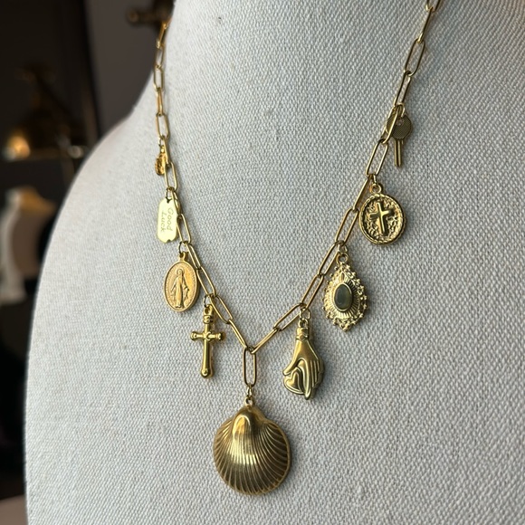 Divine Being 🌟 single layer stainless charm necklace on 18kt gold plated chain - Picture 3 of 7